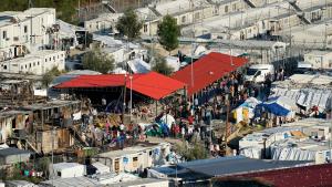 Жители и представители на местното самоуправление на гръцкия остров Хиос