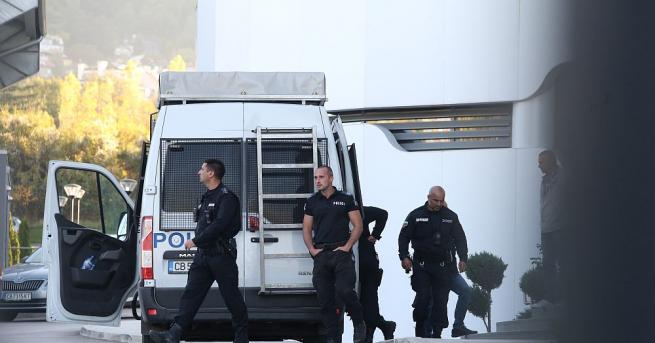 Засилено полицейско присъствие има пред Националната футболна база в Бояна