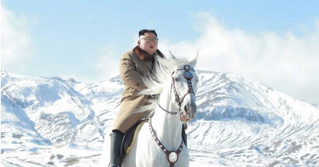 Севернокорейският лидер Ким Чен-ун изкачи най-високия връх на Корейския полуостров