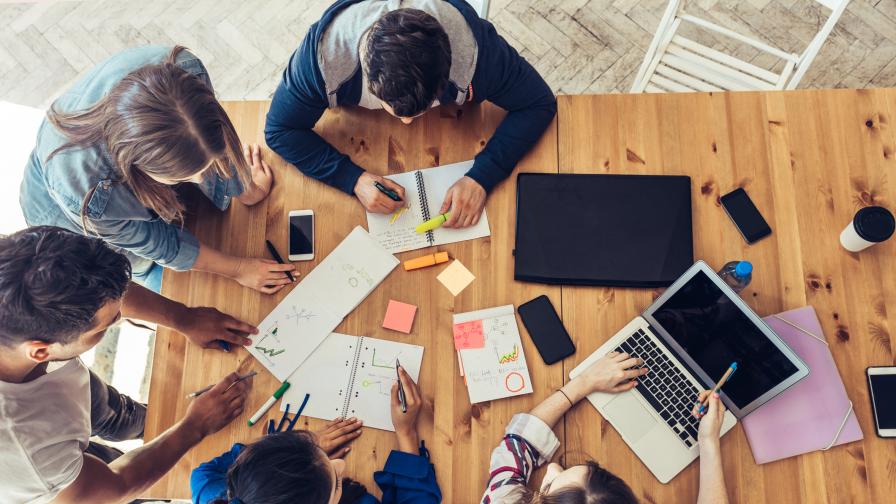  Тийноватор влиза в 16 учебни заведения в София, Враца и Варна 