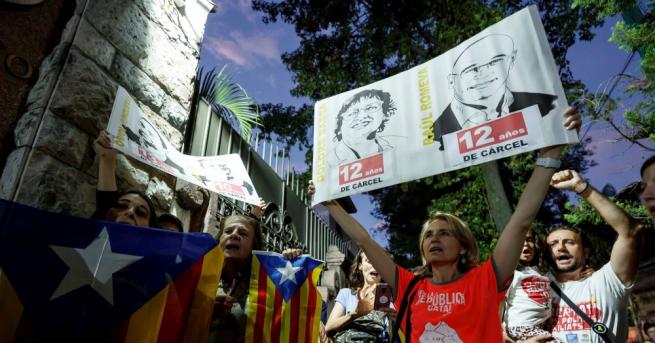 Най малко 41 души бяха ранени а 20 бяха задържани по