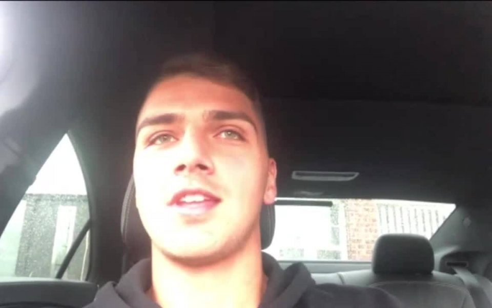 Вратарят на Акрингтън Стенли Димитър Евтимов също осъди расистките изяви