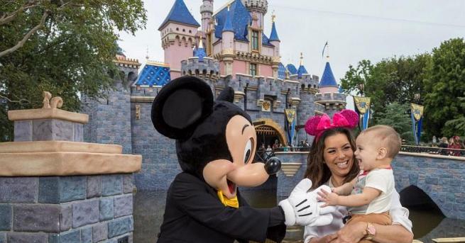 Късно майчинството е много популярно сред звездите В Холивуд доста