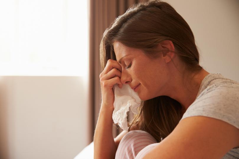 <p><strong>Стрес</strong><br />
<br />
През 2014 г. проучване показва, че хората, които плачат в ситуация на стрес, се успокояват по-бързо, въпреки че изглеждат по-афектирани. Резултатите може да не дойдат веднага, но тялото на хормонално ниво се успокоява.</p>