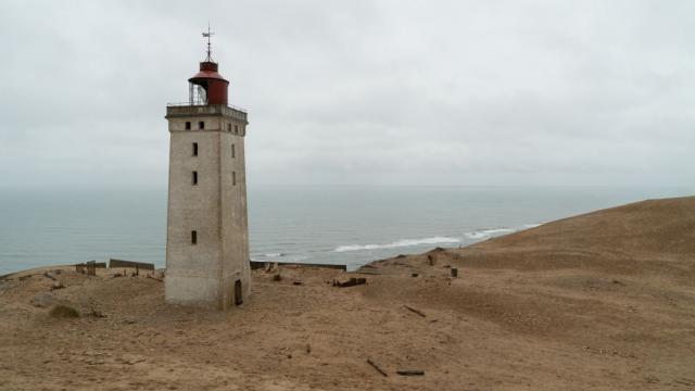 Изумително: В Дания преместиха морски фар, тежащ 1000 тона (СНИМКИ/ВИДЕО)