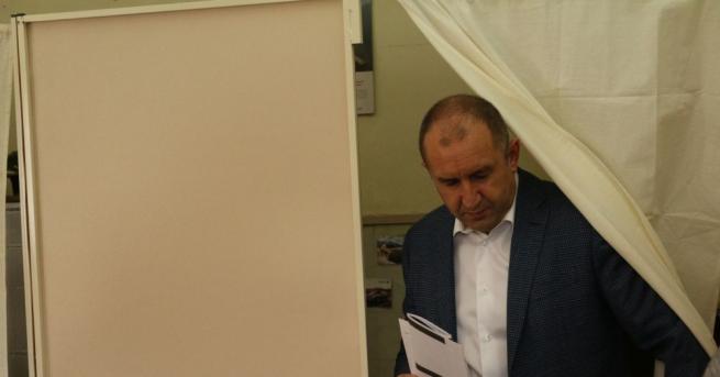 Президентът призова българите да гласуват за да няма манипулации с