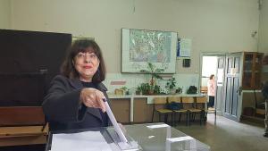 Николова