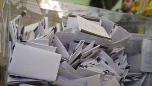 Представителите на Информационно обслужване  очакват забавяне на обработката на изборните резултати