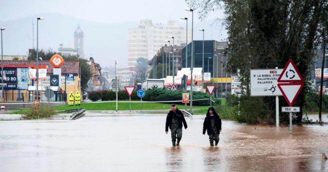 Броят на жертвите на наводненията в испанската област Каталуния предизвикани