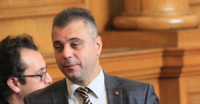 Депутатът от ВМРО Юлиан Ангелов защити съпартиеца си Ангел Джамбазки