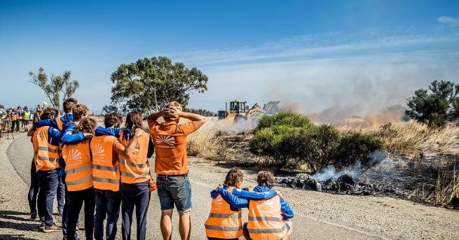 Граждани чиито домове изгоряха в горските пожари в Австралия занесоха