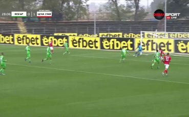 Отборите на Хебър и ЦСКА 1948 играят при резултат 0 1