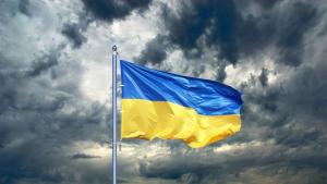Украинското знаме е издигнато над атомната електроцентрала в Чернобил след