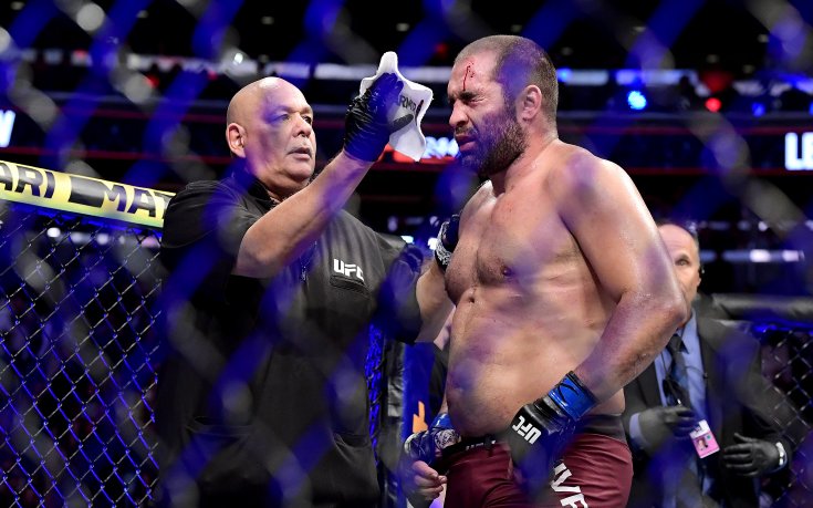 Багата остава в топ 10 на UFC след спорната загуба