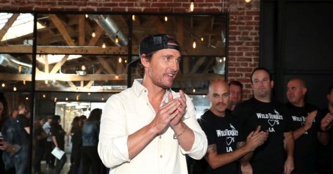 Холивудският актьор Матю Макконъхи игра виртуално бинго с обитателите на