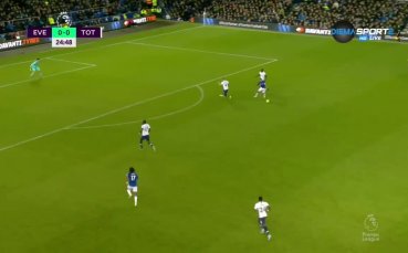 Отборите на Евертън и Тотнъм изиграха изключително скучно първо полувреме