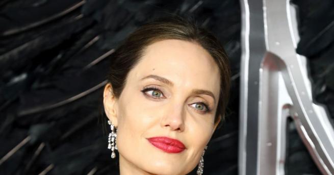 Една от най големите звезди в Холивуд – Анджелина Джоли се