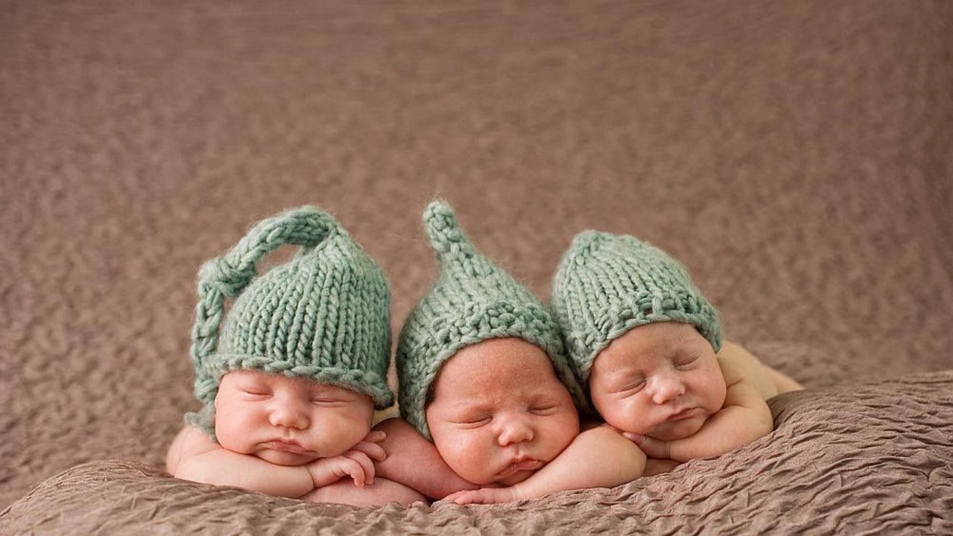 Рядък случай – във Варна се родиха естествено заченати тризнаци