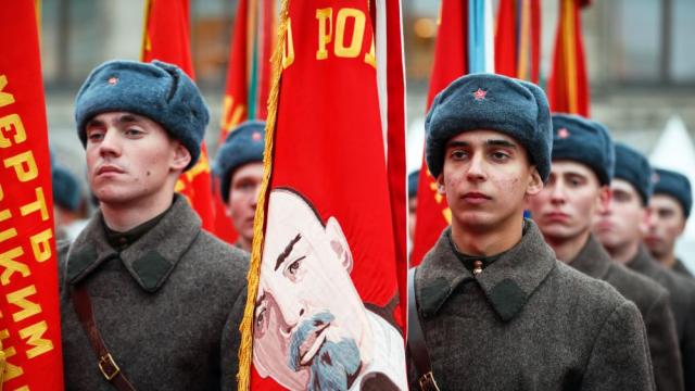 Сръбски пенсионер тръгна пеш към Москва за парада на 9 май 
