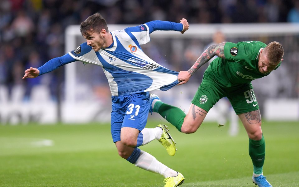 Отборите на Еспаньол и Лудогорец играят при резултат 2:0 в