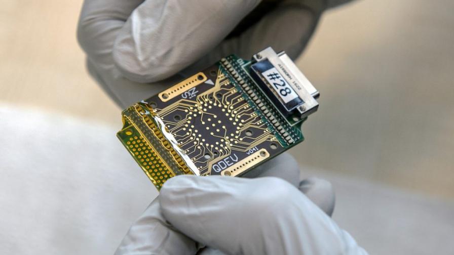  Microsoft напредва с нов, усъвършенстван квантов компютър 