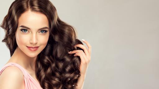  <p>Лесен трик за по-дълга и блестяща коса. <strong>Ето по какъв начин!</strong></p> 