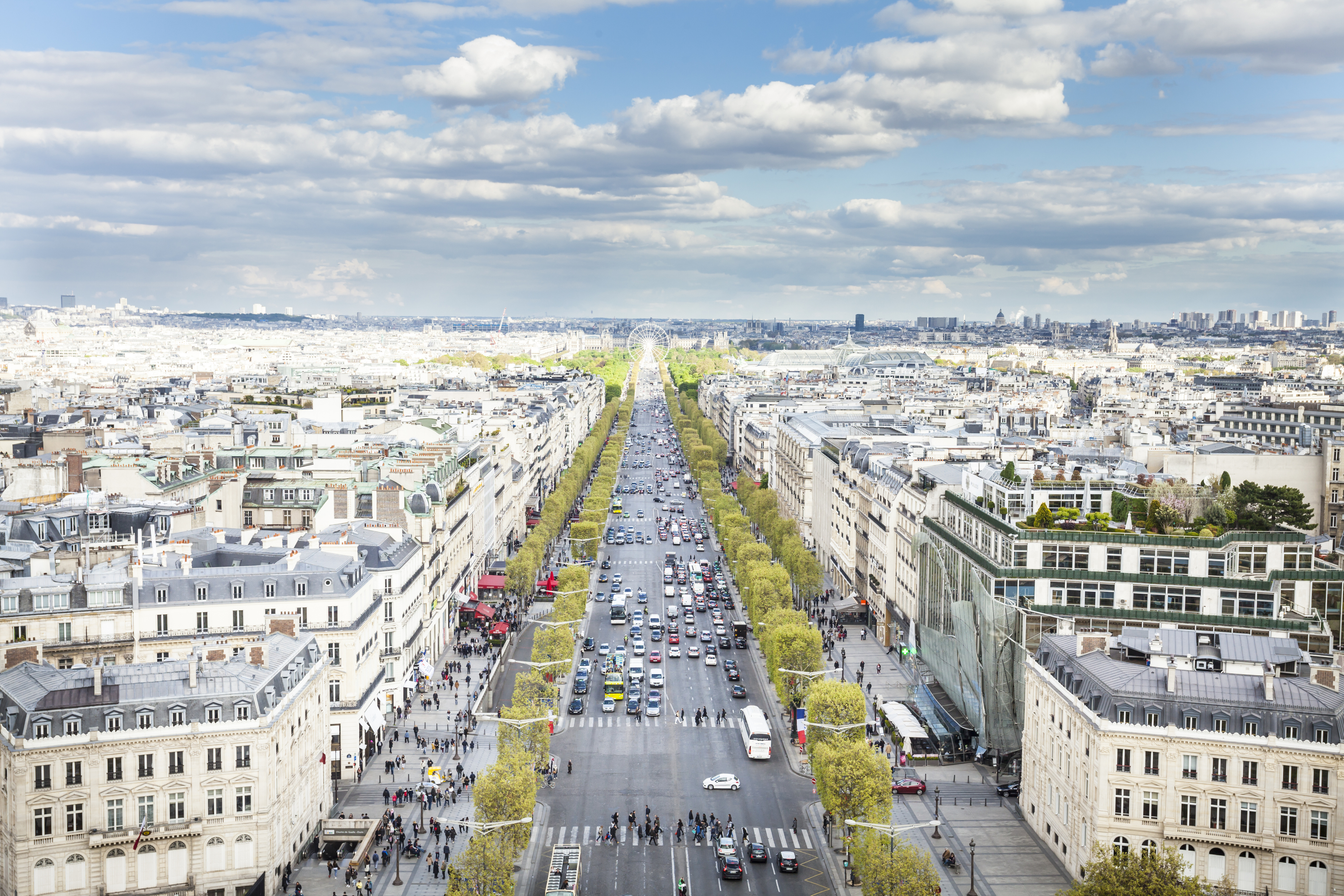 <p>Следват я Avenue des Champs Elysees в Париж с 1166 евро/кв. м и Via Montenapoleone в Милано с 1142 евро/кв. м.</p>