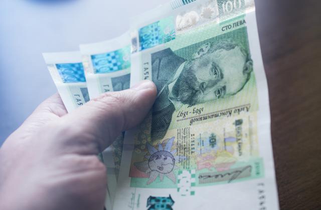 Сушата, ниските добиви и липсата на търговия сринаха приходите на