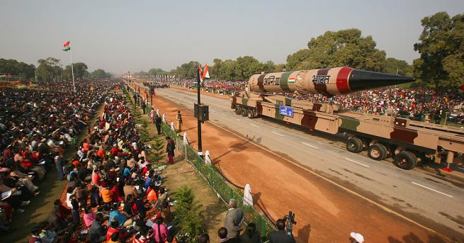 Индия извърши днес изпитателно изстрелване на балистична ракета Агни 2 която