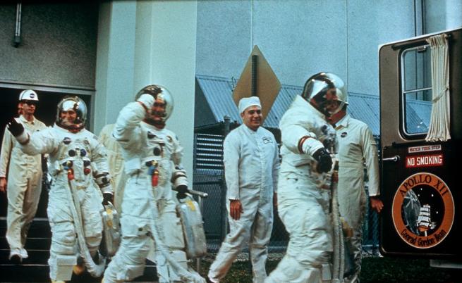 „Аполо 12” – да стигнеш до Луната след два удара от мълния