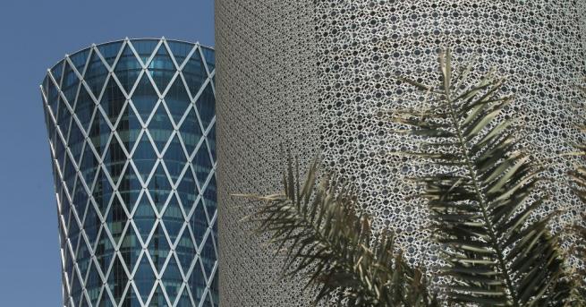 Катар ще наеме два круизни лайнера за да помогне на