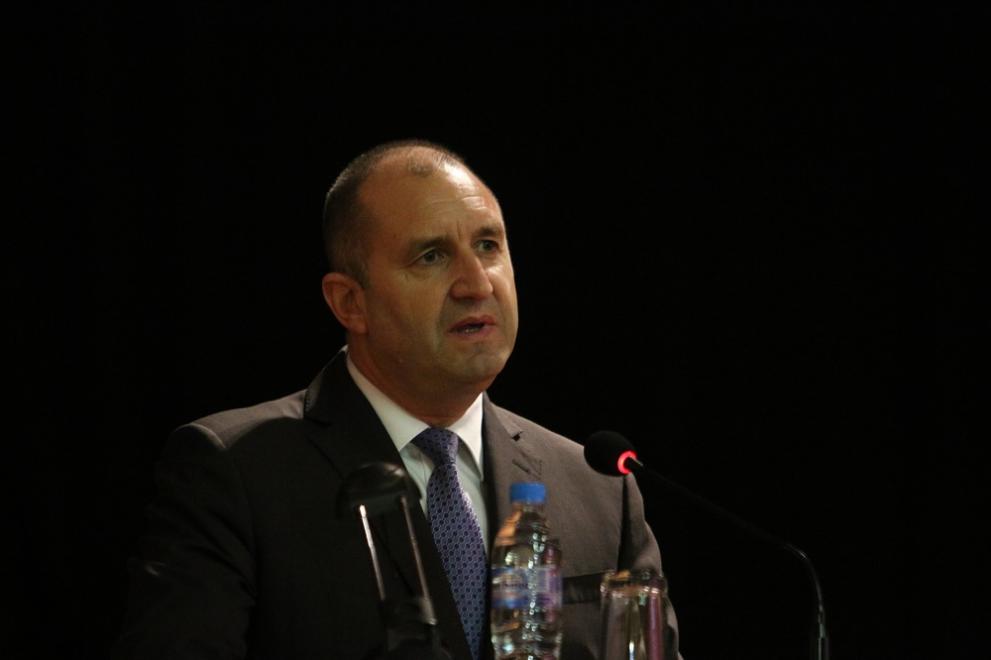  сухопътни войски празник Румен Радев 