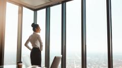 шефка жена работа