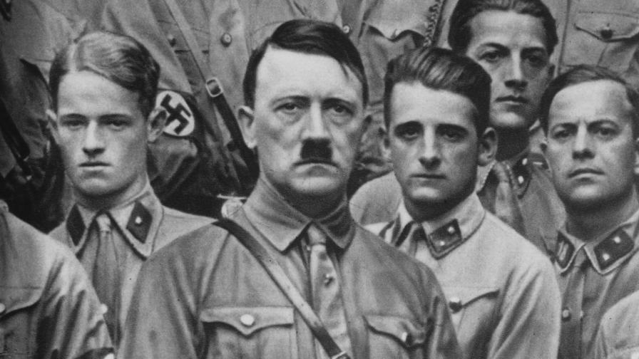 <p>Търг с вещи на <strong>Хитлер</strong> предизвика възмущение</p>