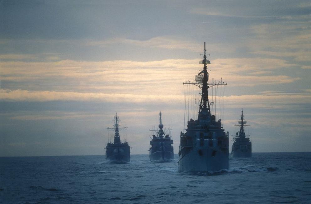 Руски и китайски военни кораби провеждат съвместни морски патрули в