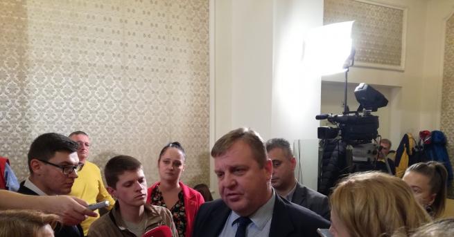 Военният министър и вицепремиер Красимир Каракачонв отрече твърдения че има