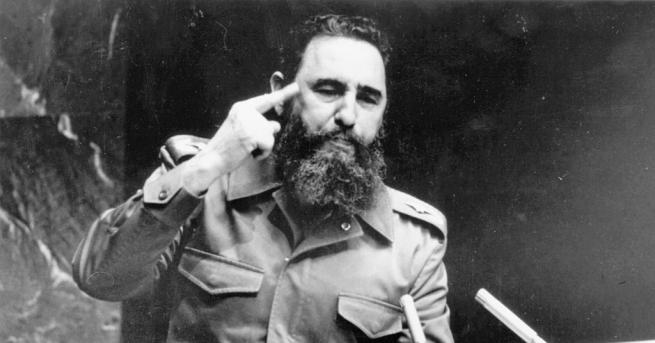 Усмихнат или войнствен замислен или наблюдателен лидерът на кубинската революция