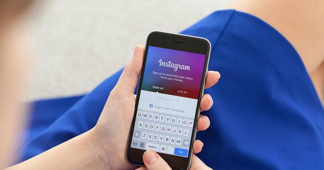 Снимки на 22 годишна студентка с бившите й гаджета обиколиха социалните