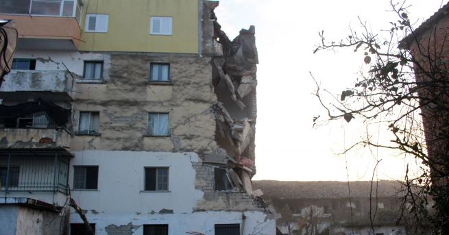 Свят Жертвите на земетресението в Албания се увеличават 45 дупи
