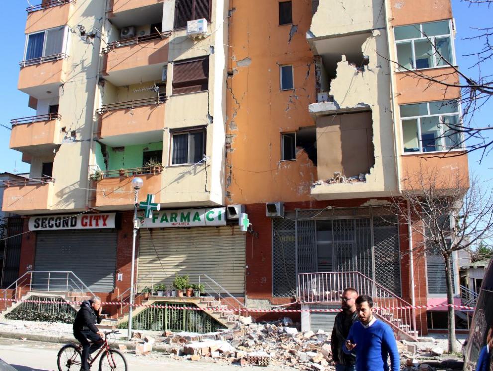 Албания земетресение