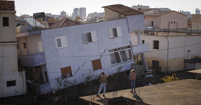 5497 къщи разрушени при земетресението в Албания, евакуирани са 3135