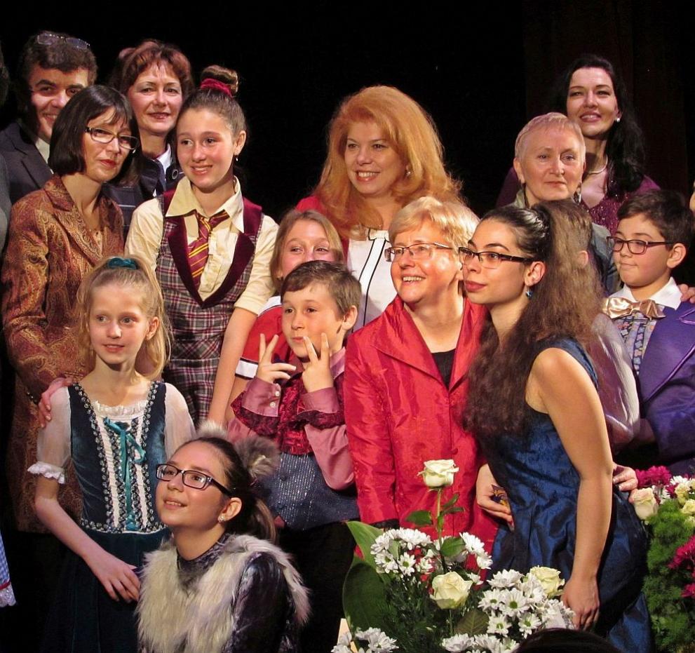  Илияна Йотова 