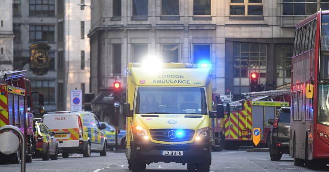 Двама от ранените при нападението с нож близо до Лондон