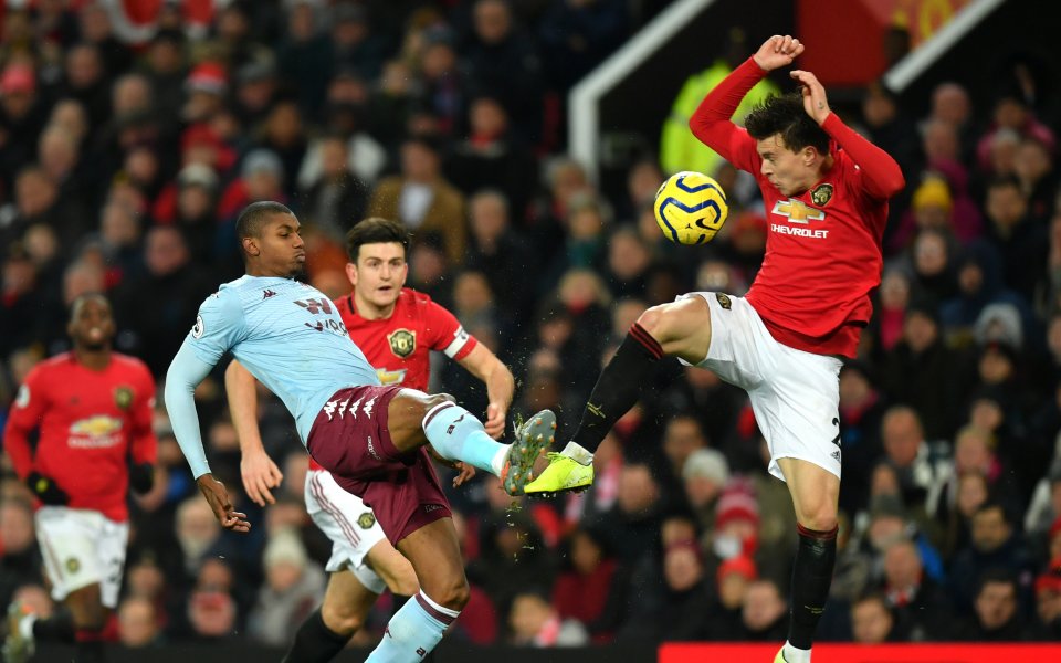 Новакът Астън Вила се опълчи на Манчестър Юнайтед и стигна