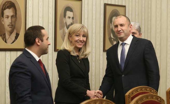  Румен Радев се срещна с министрите на околната средаи водитв Нено Димов, на стопанската система Емил Караниколов, на РРБ Петя Аврамова, и други по отношение на рецесията във водния бранш. 