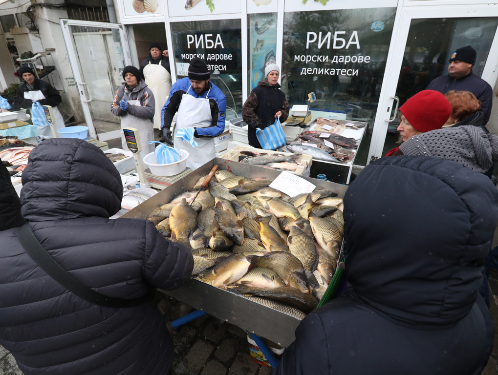 Изобилие от риба на Женския пазар