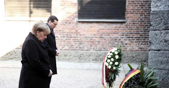 Германската канцлерка Ангела Меркел пристигна днес в бившия нацистки лагер