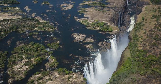 Един от най внушителните водопади в света Виктория се превърна
