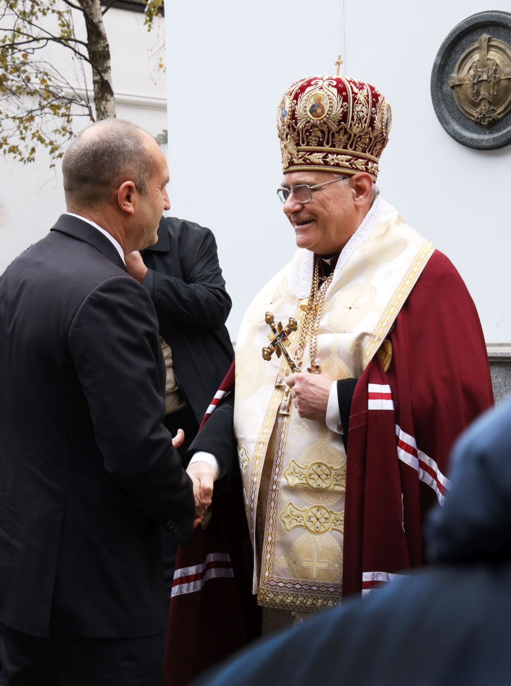 Румен Радев и монсеньор Христо Пройков 