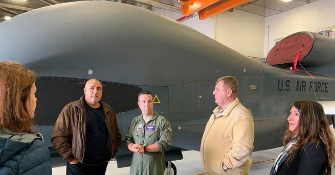 Националната сигурност и отбрана на България са гарантирани само в